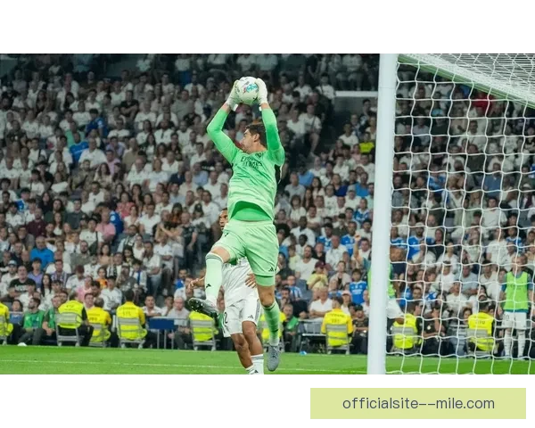 比利时门将库尔图瓦因与主帅关系紧张宣布缺席2024欧洲杯